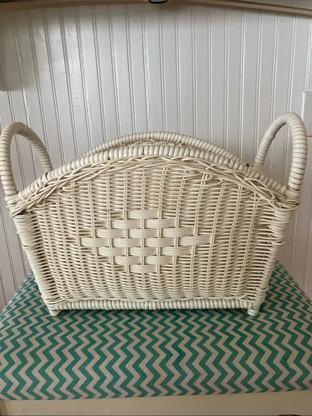 Boho Style White Wicker Magazine/Storage Rack, Weatherproof - Picture 1 of 11